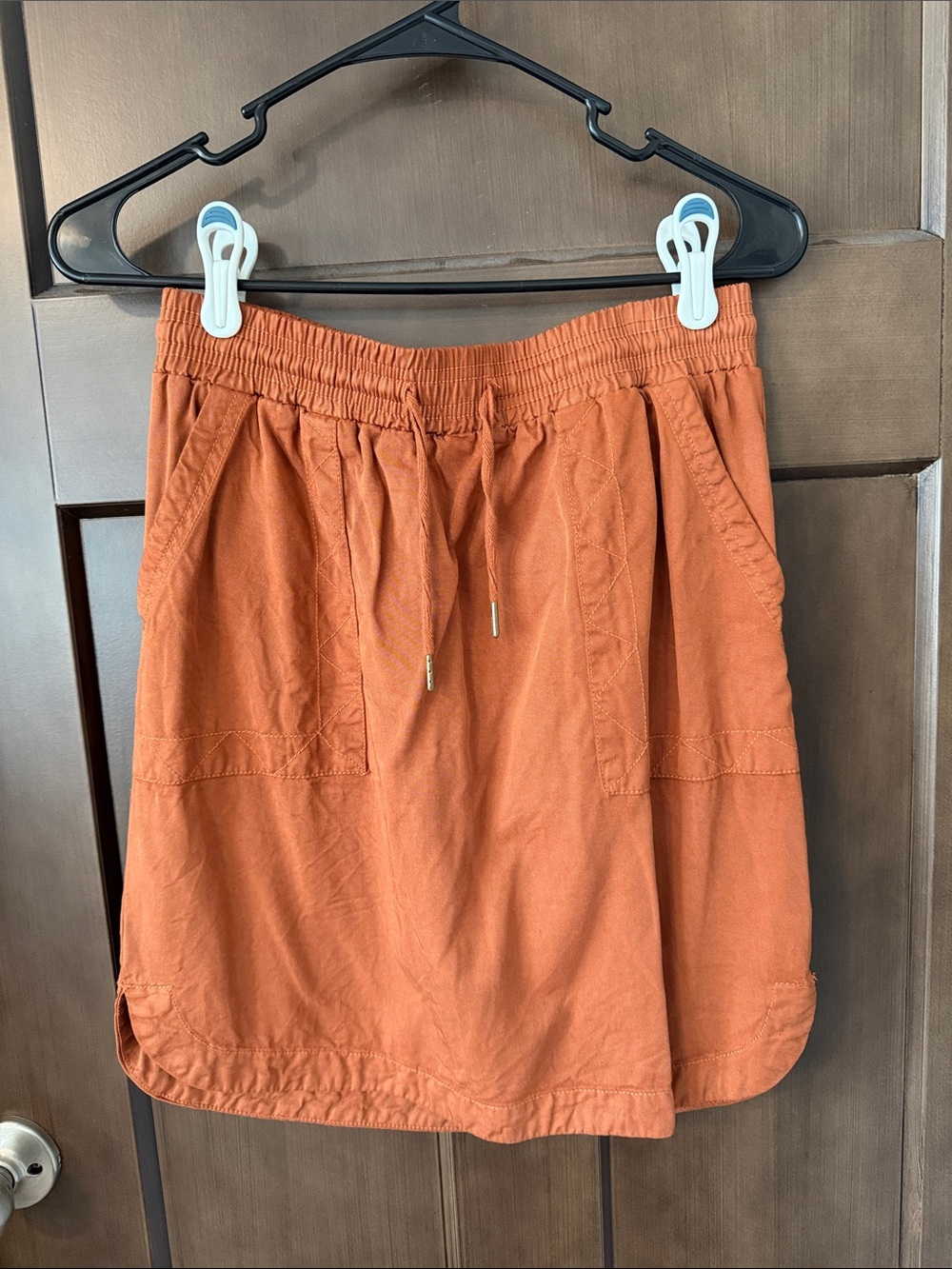 Dip Skirt with Pockets
